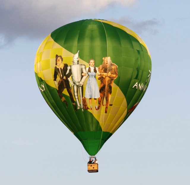 Cameron Z-type hot air balloon with Wizard of Oz custom artwork