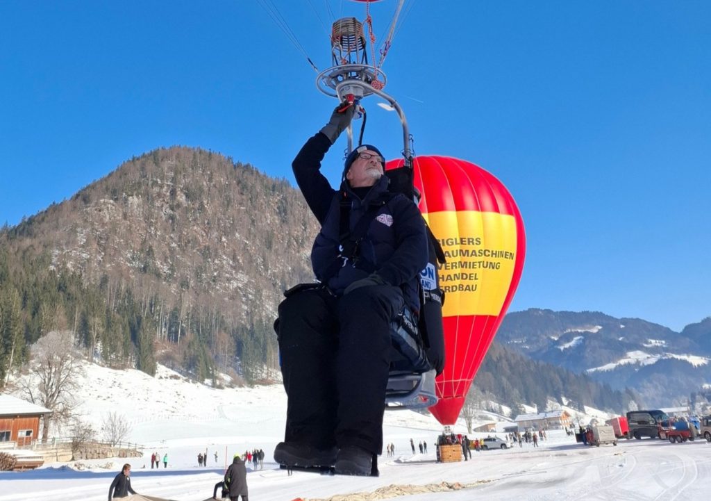 One person flying a Cameron Hopper hot air balloon lower end